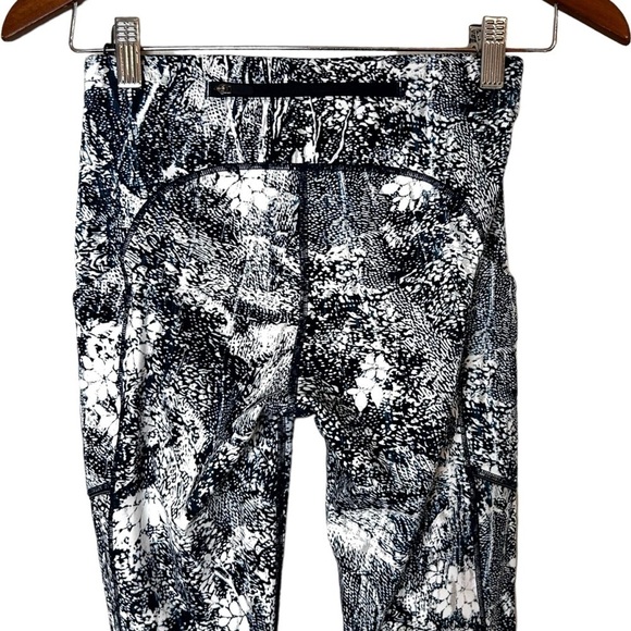 Lululemon Speed Up Tight *Full-On Luxtreme 28" Wildwood Multi - Picture 11 of 15